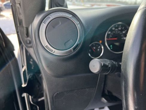 Used 2013 Jeep Wrangler Sport image 18