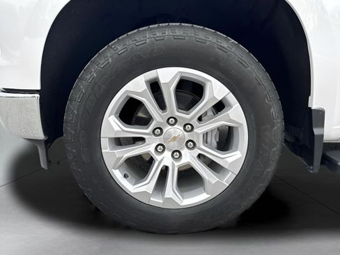 Used 2023 Chevrolet Silverado 1500 LTZ image 18