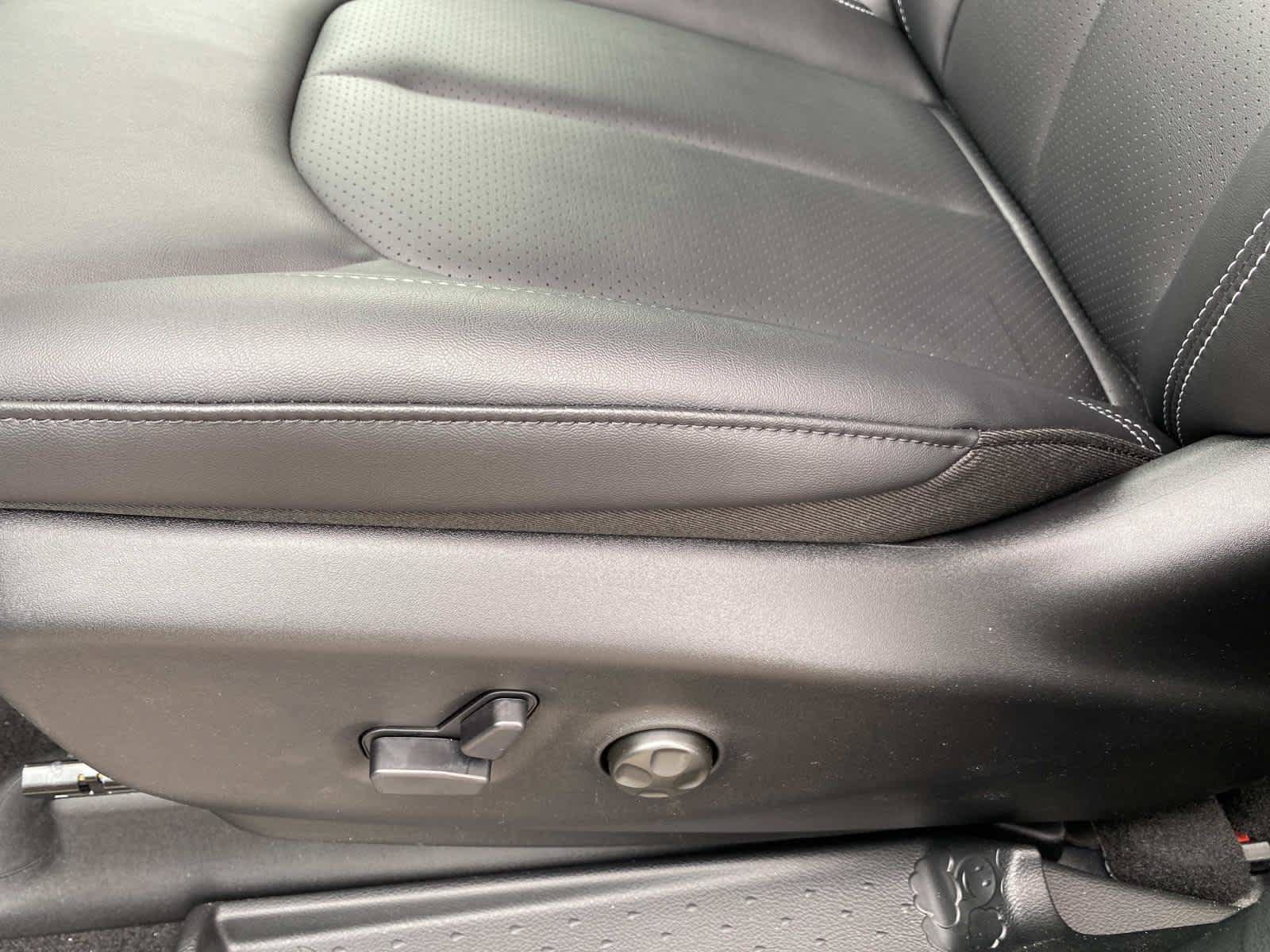 New 2027 Chrysler Pacifica Select AWD/4WD image 10
