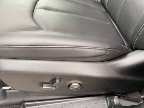 New 2027 Chrysler Pacifica Select AWD/4WD image 10