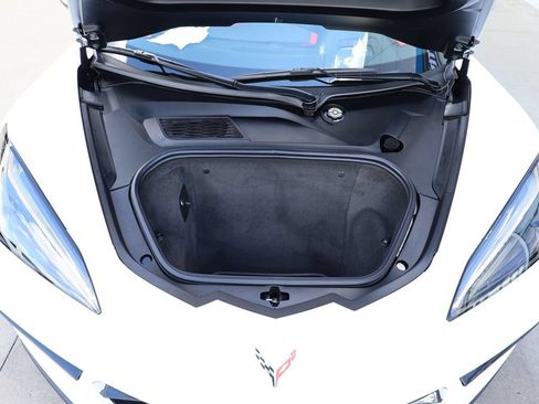 Used 2024 Chevrolet Corvette Stingray Preferred Conv w/ Z51 Performance Package RWD image 32