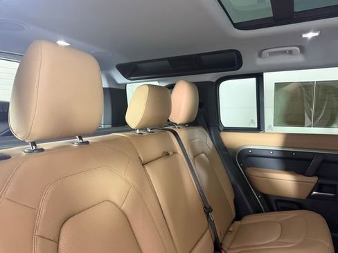 Certified 2025 Land Rover Defender 110 X-Dynamic SE image 30