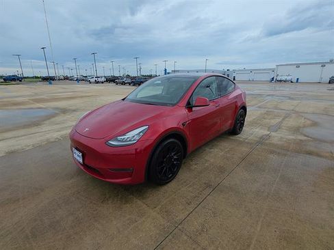 Used 2023 Tesla Model Y Long Range AWD/4WD image 1