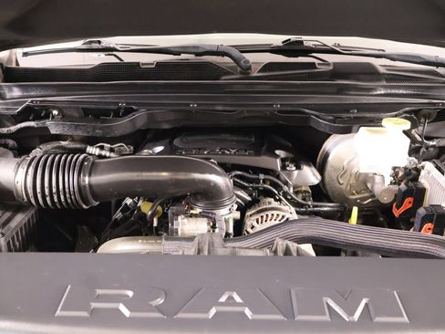 Used 2019 RAM 1500 Laramie AWD/4WD image 22