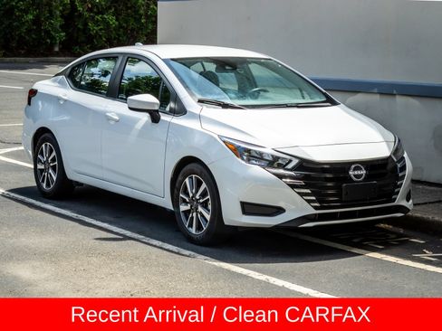 Used 2025 Nissan Versa SV FWD image 10