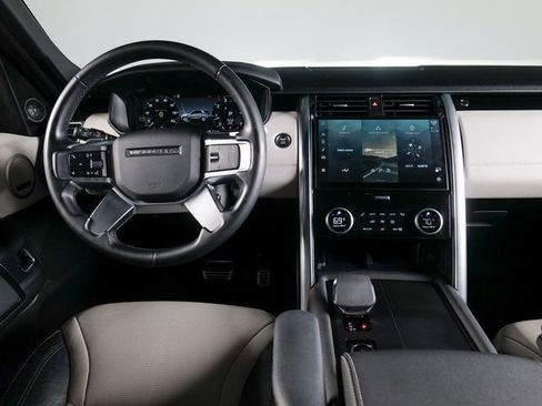 Used 2023 Land Rover Discovery S R-Dynamic image 10