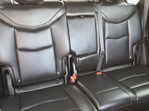 Certified 2025 Cadillac XT5 Luxury w/ LPO, Floor Liner Package FWD image 23