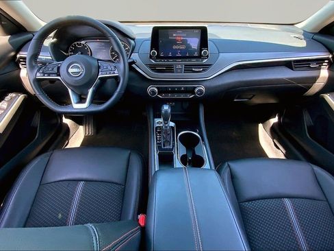 Used 2023 Nissan Altima 2.5 SR FWD image 7