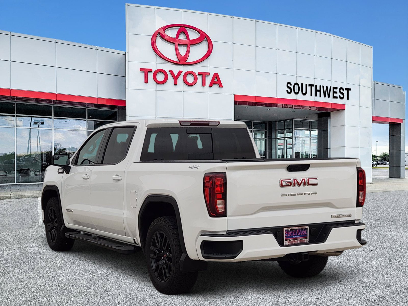 Used 2026 GMC Sierra 1500 Elevation w/ Preferred Package AWD/4WD image 4