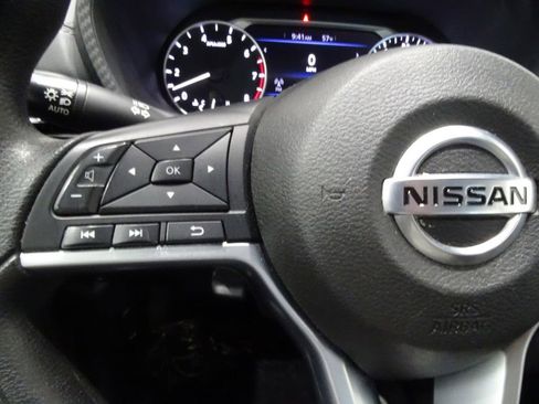 Used 2023 Nissan Sentra SV image 17
