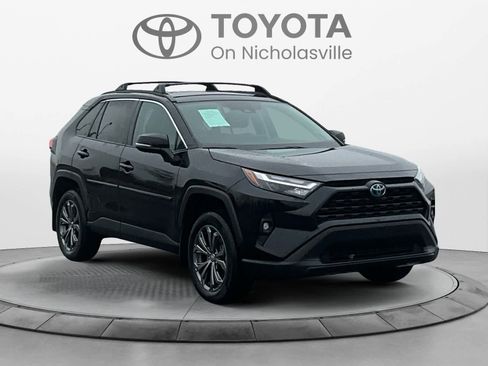 Used 2024 Toyota RAV4 XLE Premium image 8
