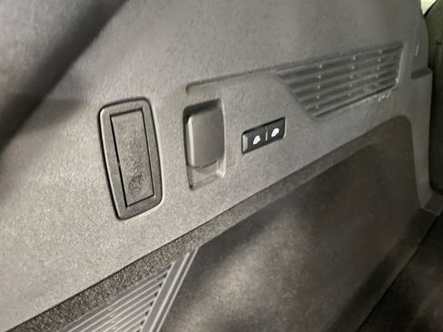 Used 2024 Lincoln Nautilus Premier w/ Equipment Group 102A image 28