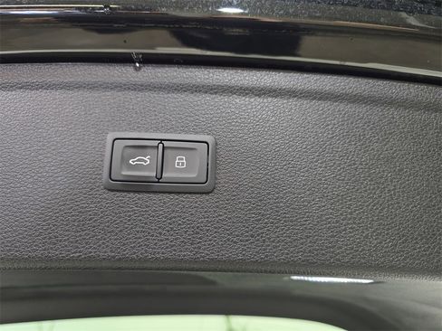 Certified 2025 Audi Q5 2.0T Premium Plus w/ Premium Plus Package image 13