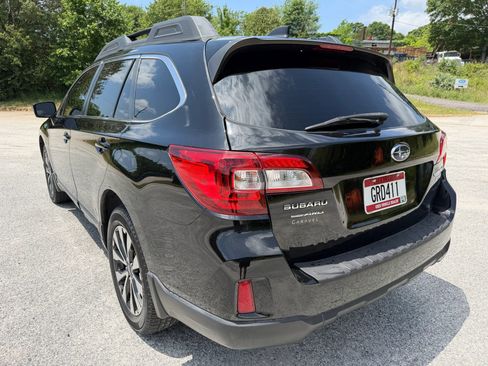 Used 2016 Subaru Outback 2.5i Limited AWD/4WD image 3