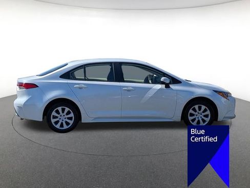 Used 2022 Toyota Corolla LE image 2