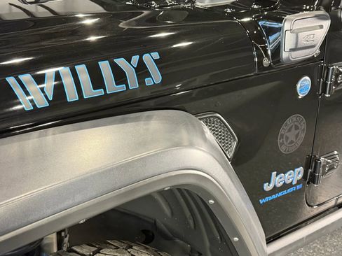 Used 2024 Jeep Wrangler Unlimited image 4