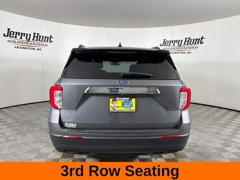 Used 2024 Ford Explorer XLT RWD image 7