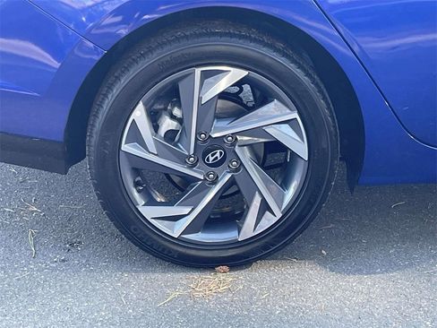 Certified 2025 Hyundai Elantra Sport image 7