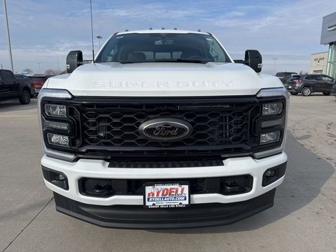 New 2026 Ford F250 Lariat w/ Black Appearance Package image 28