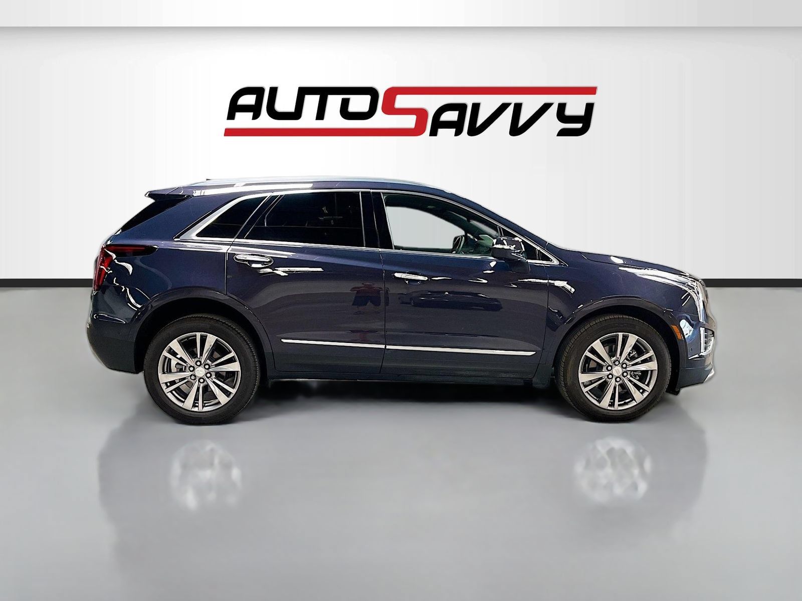 Used 2025 Cadillac XT5 Premium Luxury w/ Technology Package AWD/4WD image 8
