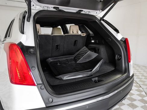 Used 2017 Cadillac XT5 FWD w/ LPO, Wheel Lock Package image 55