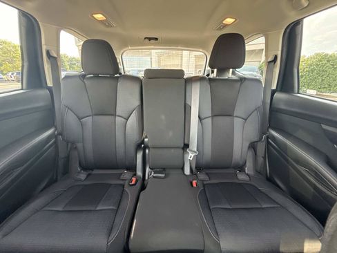 Used 2024 Subaru Ascent Premium AWD/4WD image 18