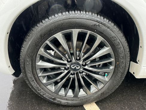 Used 2022 INFINITI QX80 Sensory w/ Cargo Package image 27