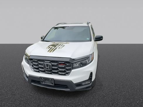 Used 2023 Honda Passport TrailSport image 4