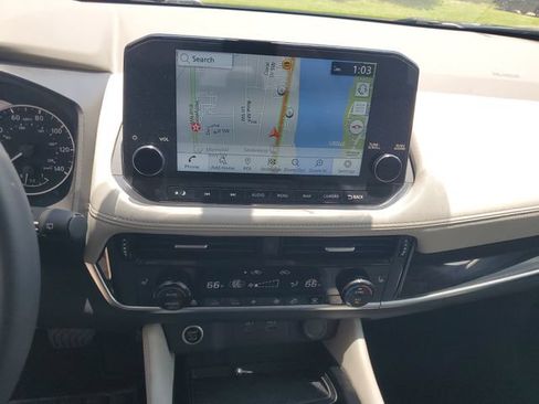 Used 2023 Nissan Rogue SL w/ SL Premium Package FWD image 15