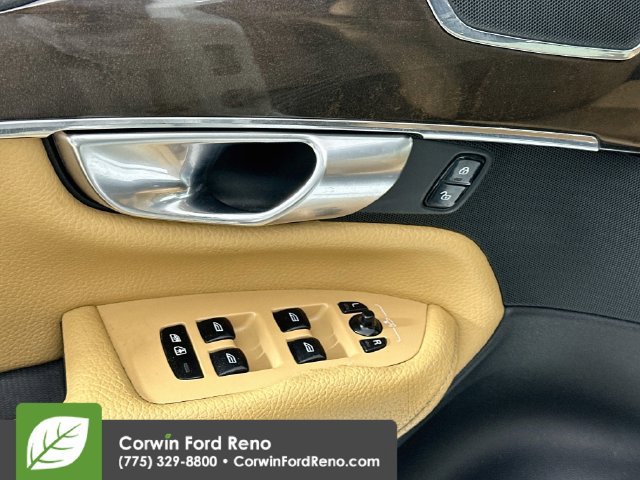 Used 2018 Volvo XC90 T6 Momentum w/ Momentum Plus Package AWD/4WD image 19