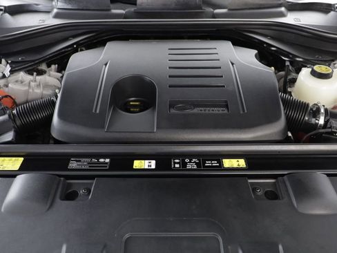 Certified 2025 Land Rover Range Rover Sport SE AWD/4WD image 21