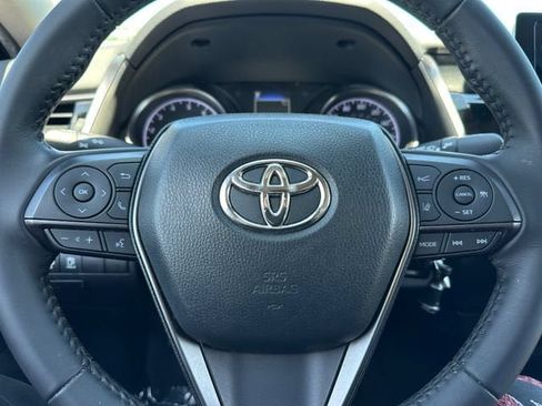 Used 2022 Toyota Camry SE FWD image 18