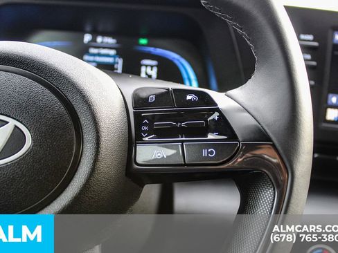 Used 2025 Hyundai Elantra Sport image 27