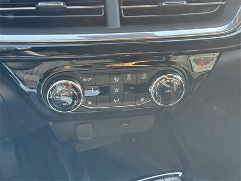 New 2026 Chevrolet Trax RS w/ Sunroof Package image 14