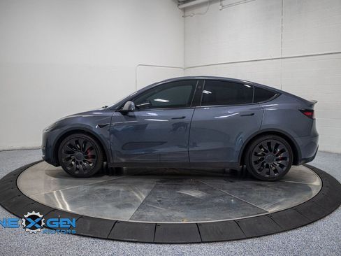 Used 2023 Tesla Model Y Performance image 4