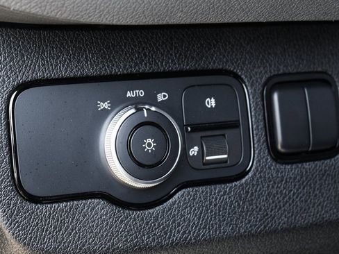 Used 2021 Mercedes-Benz Sprinter 2500 image 24