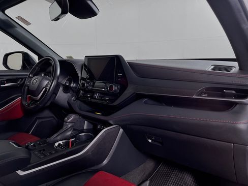 Used 2023 Toyota Highlander XSE image 25