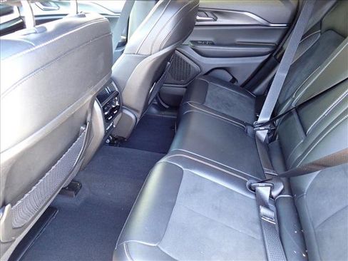 Used 2023 Jeep Grand Cherokee Altitude AWD/4WD image 8