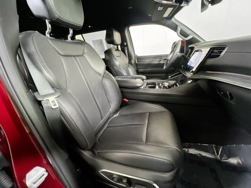 Used 2022 Jeep Wagoneer Series II image 30