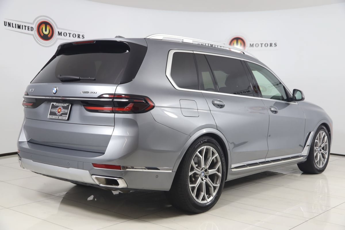 Used 2024 BMW X7 xDrive40i AWD/4WD image 3