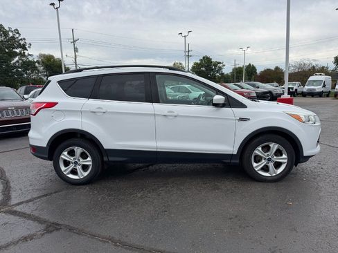 Used 2016 Ford Escape SE w/ Equipment Group 201A FWD image 6