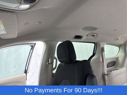 Used 2024 Chrysler Voyager LX FWD image 23