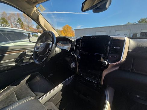 Used 2019 RAM 1500 Laramie image 11