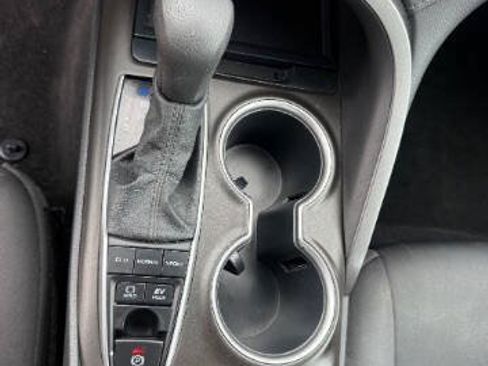 Used 2022 Toyota Camry LE FWD image 16