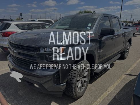 Used 2022 Chevrolet Silverado 1500 RST w/ Z71 Off-Road Package AWD/4WD image 2