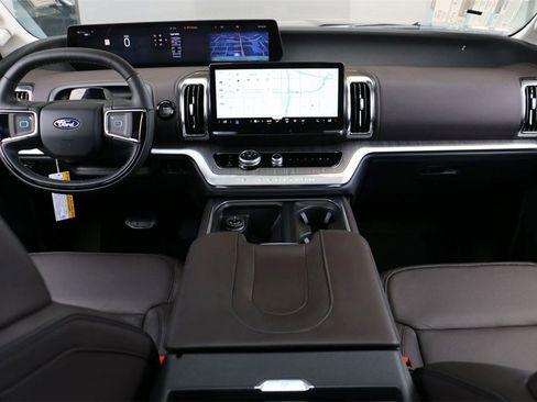 New 2025 Ford Expedition Platinum w/ Platinum Ultimate Package image 25