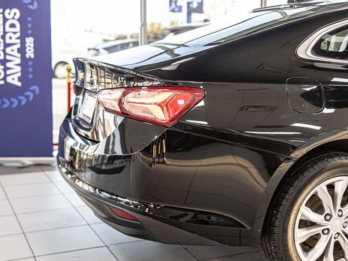 Used 2020 Chevrolet Malibu LT w/ Leather Package image 16