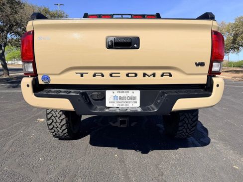 Used 2019 Toyota Tacoma TRD Sport w/ Technology Package image 24