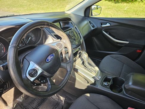 Used 2012 Ford Focus SEL FWD image 10