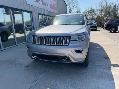Used 2019 Jeep Grand Cherokee Overland image 38